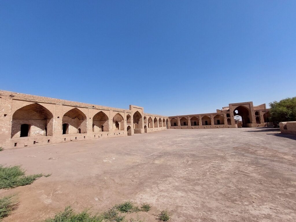 Shah Abbasi Caravanserai of Abbasabad: A Safavid Roadside Inn 1 Shah Abbasi Caravanserai of Abbasabad