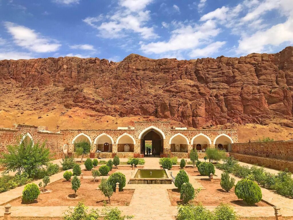 Khajeh Nazar Caravanserai: A Safavid-Era Roadside Lodging in Iran 2 Khajeh Nazar Caravanserai