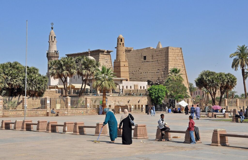 Luxor Temple: A New Kingdom Sanctuary at Thebes 3 Luxor Temple