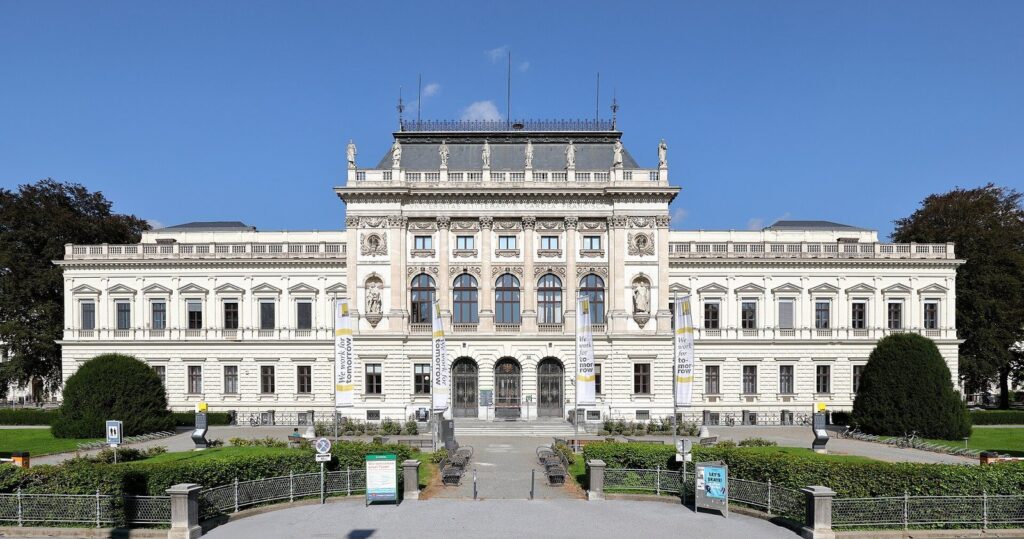 University of Graz: A Jesuit-Founded University in Austria 1 University of Graz