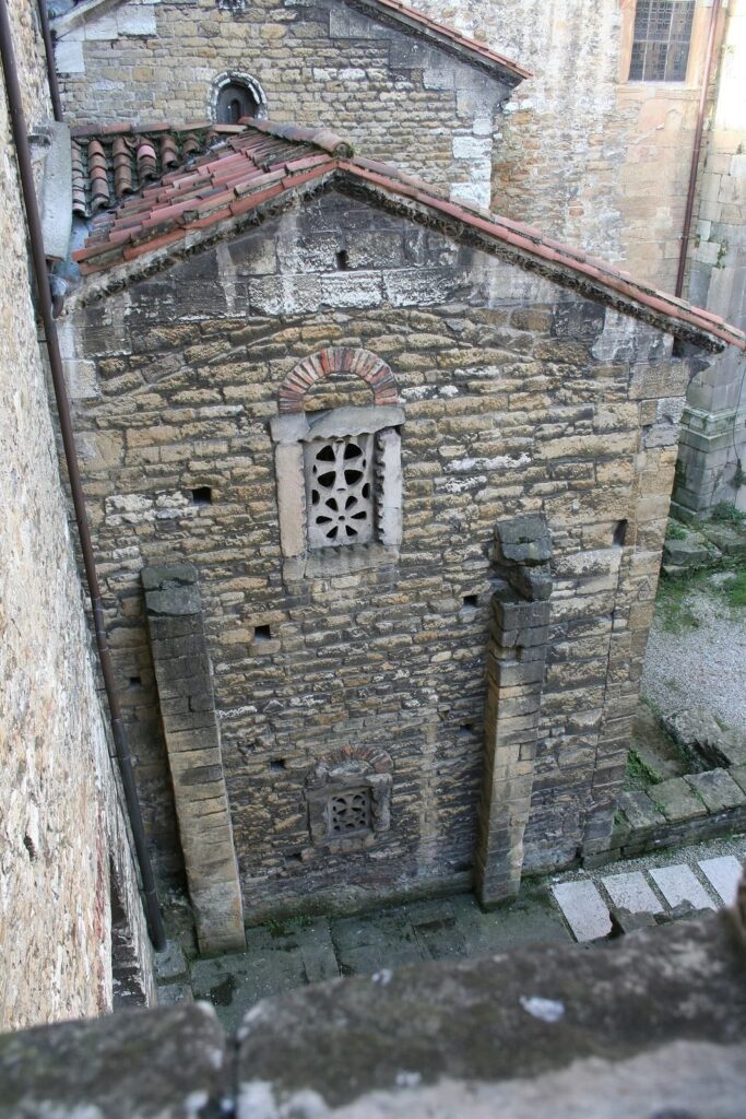 Cámara Santa: The Pre-Romanesque Relic Chapel of Oviedo Cathedral 1 Cámara Santa
