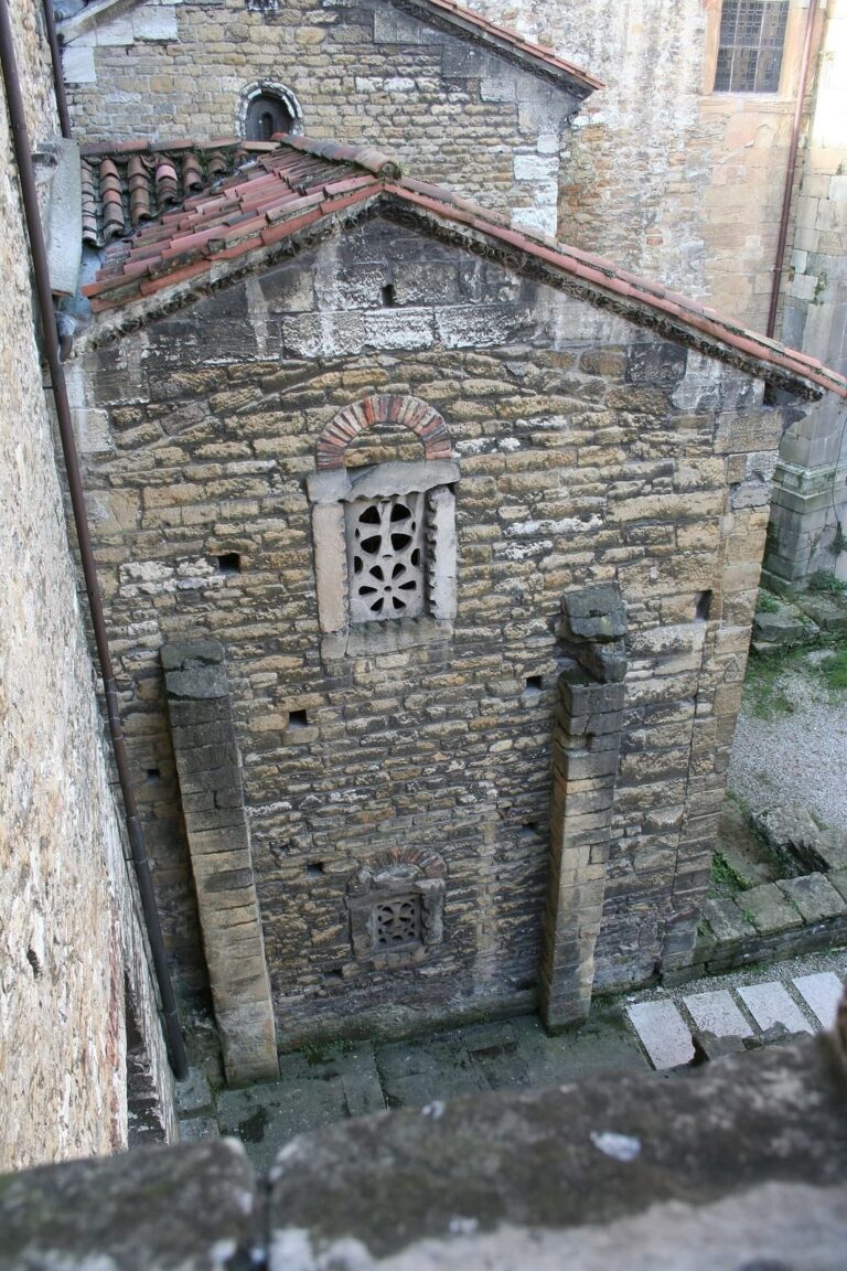 Cámara Santa: The Pre-Romanesque Relic Chapel of Oviedo Cathedral