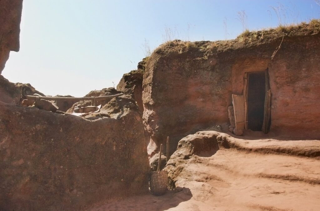 Monolithic Churches in Lalibela: Medieval Rock-Cut Places of Worship 2 Monolithic churches in Lalibela