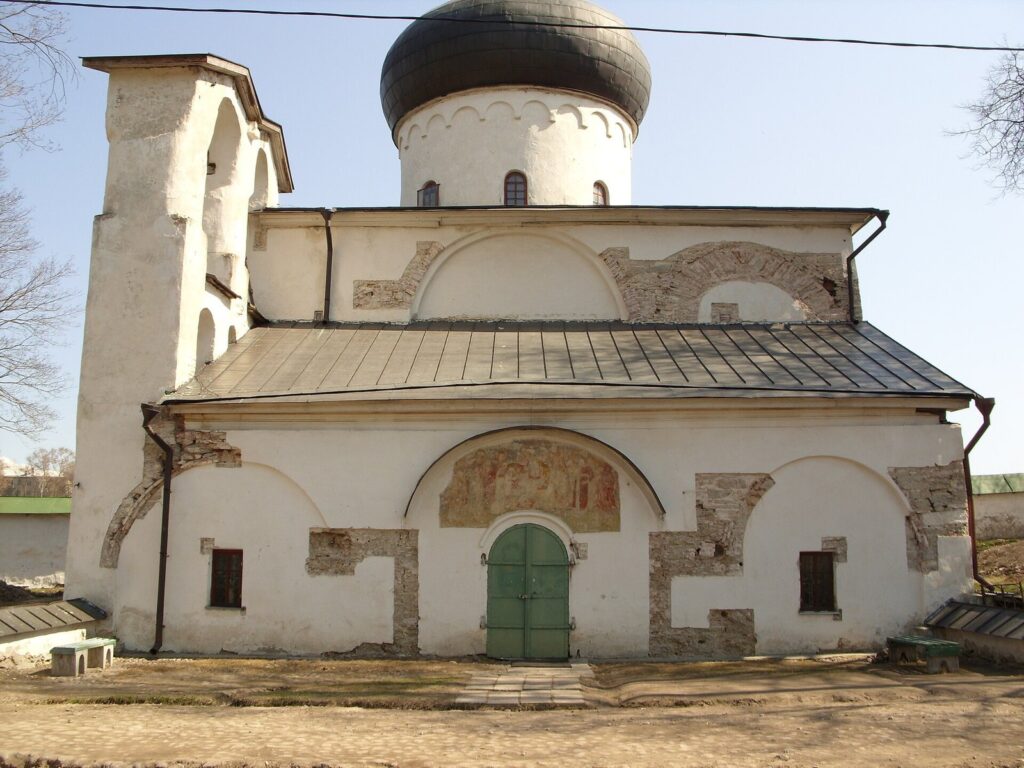 Mirozhsky Monastery: A Russian Orthodox Monastic Complex in Pskov 2 Mirozhsky Monastery