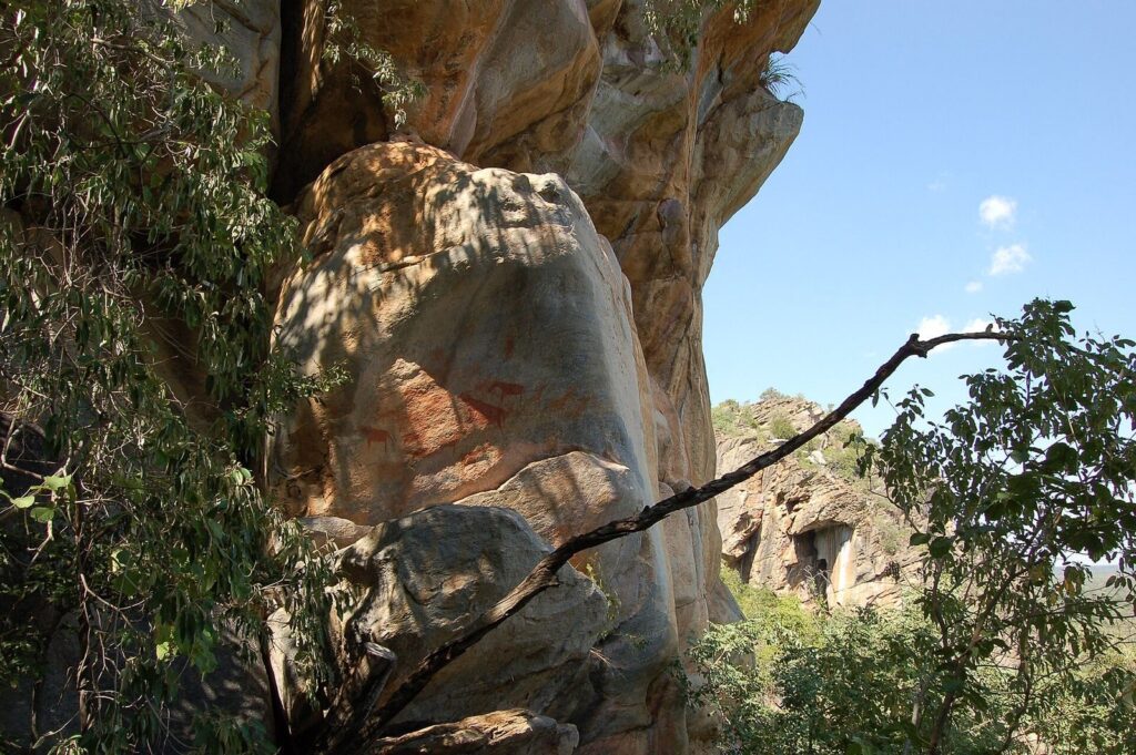 Tsodilo: A Rock-Art and Archaeological Landscape in Botswana 4 Tsodilo