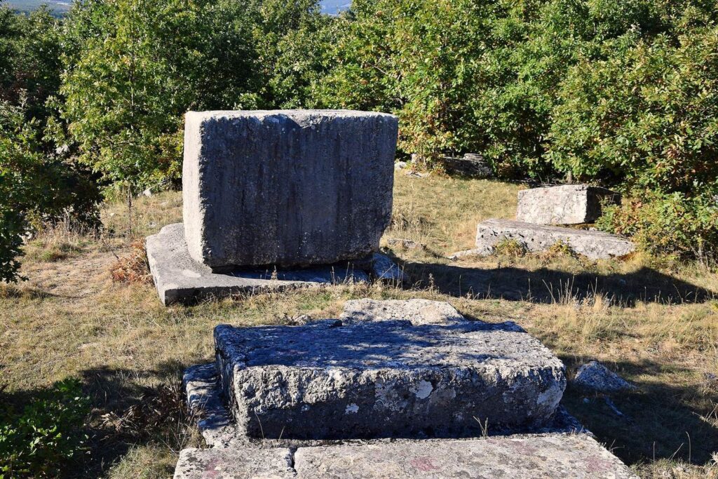 Kalufi Necropolis: A Medieval Stećak Cemetery in Bosnia and Herzegovina 3 Kalufi necropolis