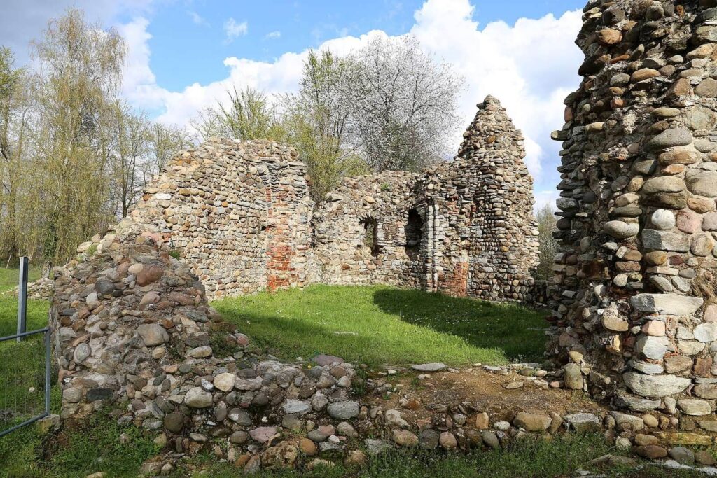 Archaeological Park of Castelseprio: A Fortified Settlement and Religious Centre 1 Archaeological Park of Castelseprio
