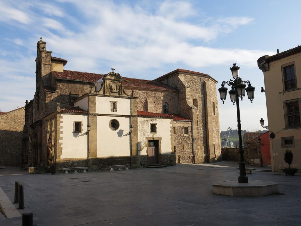 Los Alas Chapel: A Medieval Family Burial Chapel in Avilés 1 Los Alas Chapel
