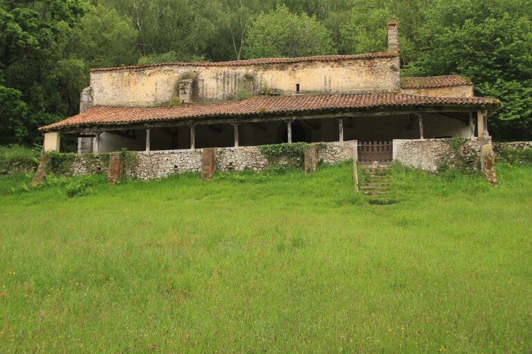 Hermitage of Santu Mede: A Catholic Chapel near Pimiango