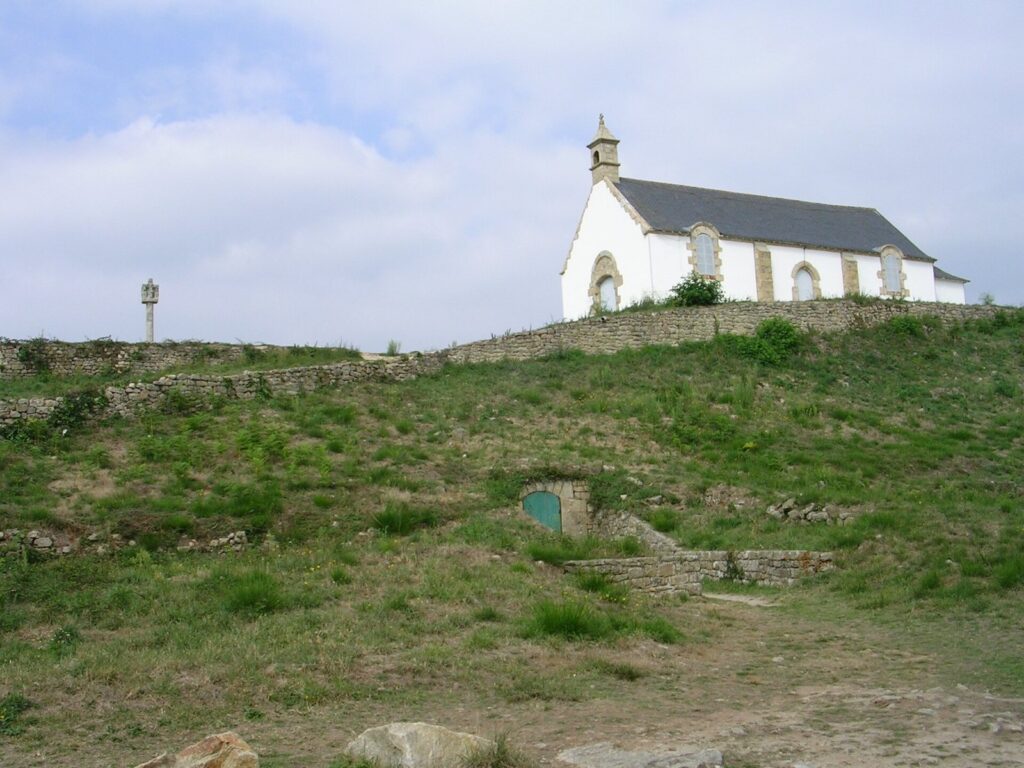 Saint-Michel Tumulus: A Neolithic Burial Monument at Carnac 2 Saint-Michel tumulus
