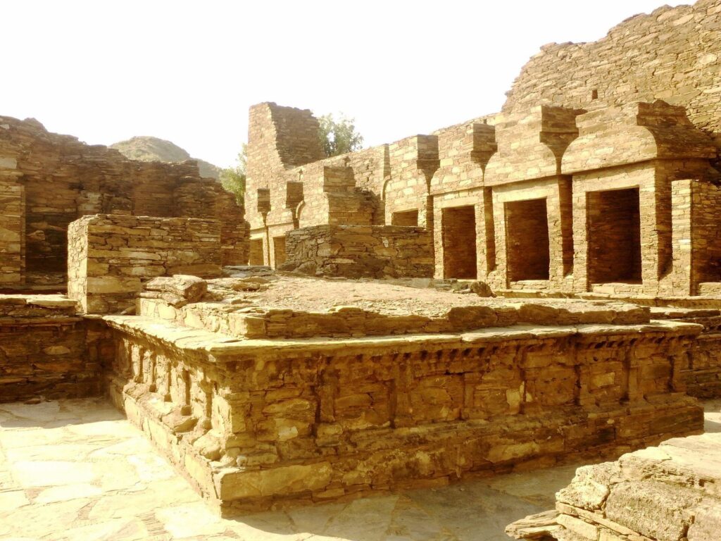 Takht-i-Bahi: A Buddhist Monastic Complex in Pakistan 2 Takht-i-Bahi