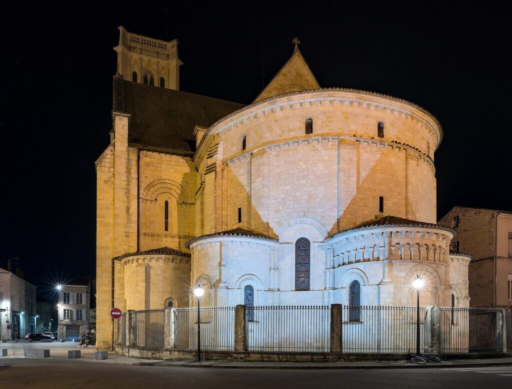 Agen Cathedral: Seat of the Diocese of Agen 1 Agen Cathedral