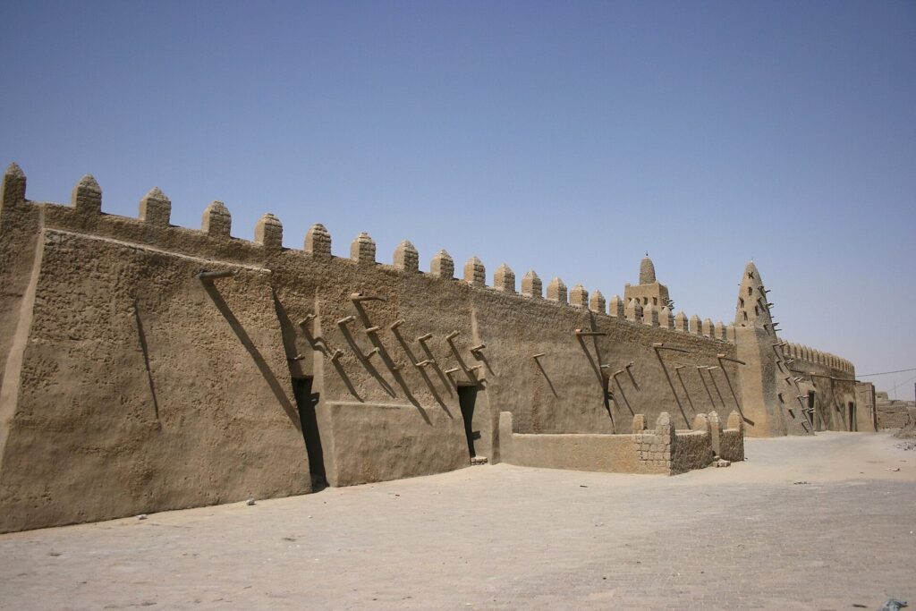 Djinguereber Mosque: A Sudano-Sahelian Center of Learning in Timbuktu 1 Djinguereber Mosque