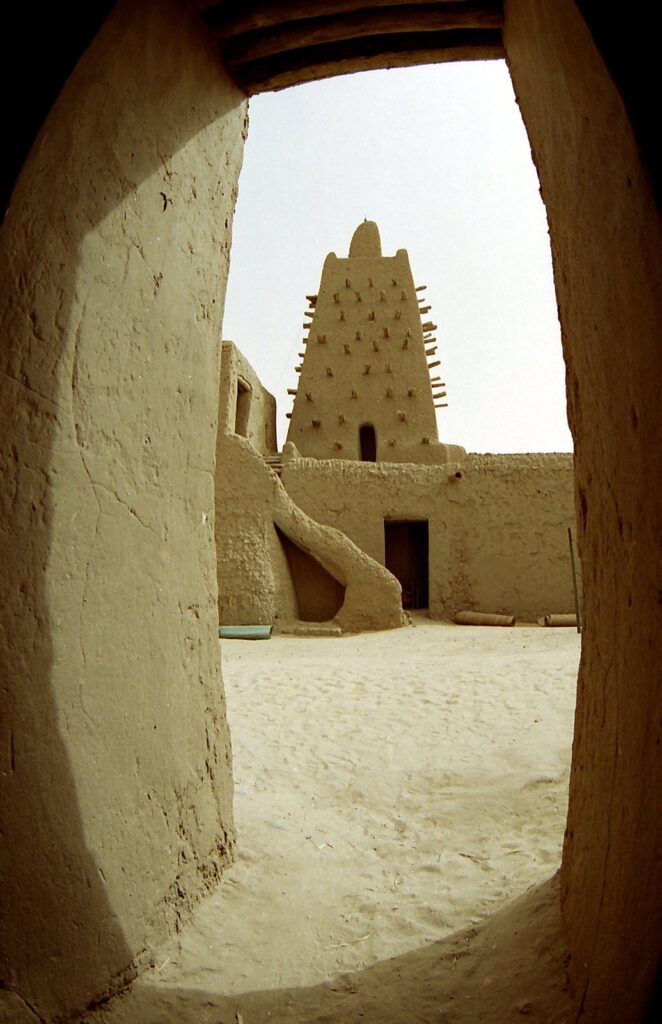 Djinguereber Mosque: A Sudano-Sahelian Center of Learning in Timbuktu 2 Djinguereber Mosque