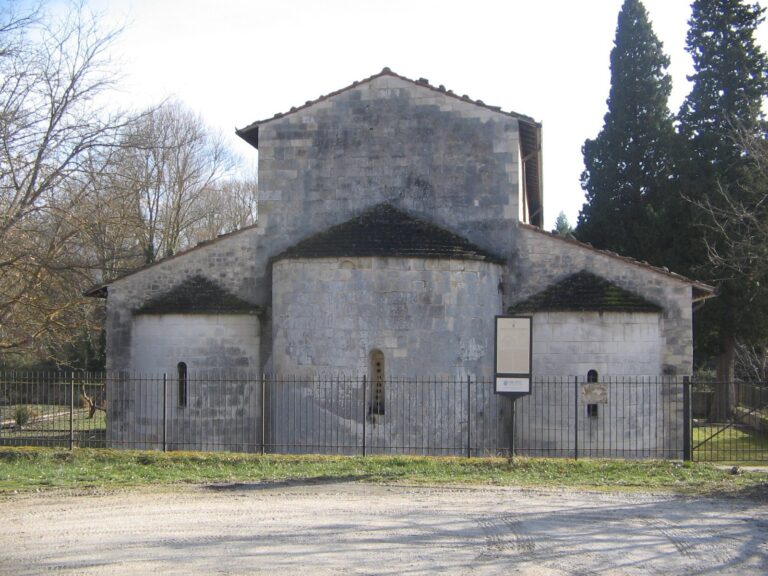 Church of San Peter ad Oratorium: A Romanesque Abbey Church in Italy