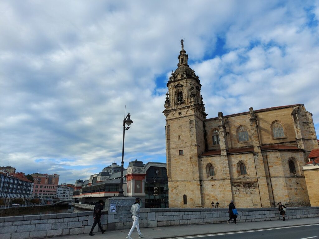 Church of San Antón: A Gothic Church in Bilbao 1 Church of San Antón