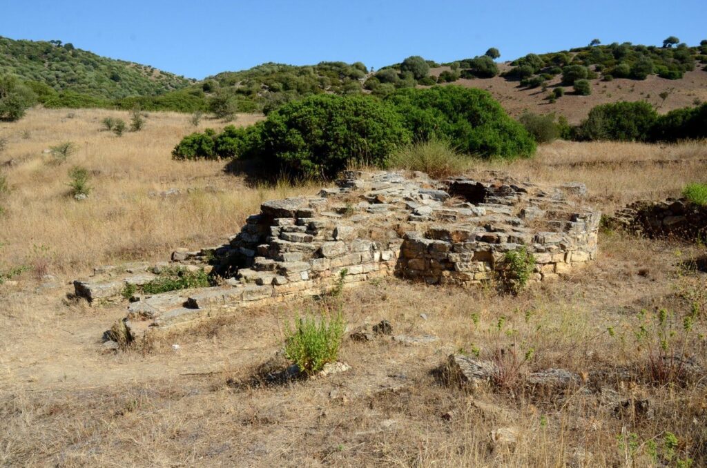 Funtana Coberta: A Nuragic Sacred Well in Sardinia 1 Funtana Coberta