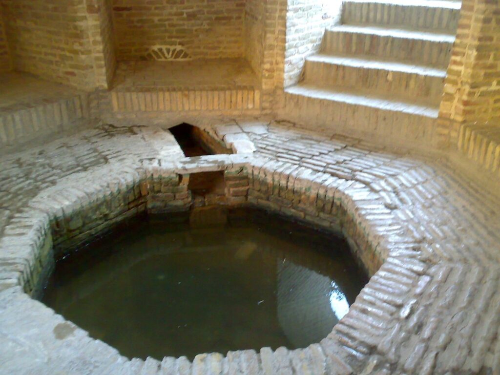 Meybod Caravanserai: A Safavid-Era Roadside Inn in Iran 3 Meybod Caravanserai