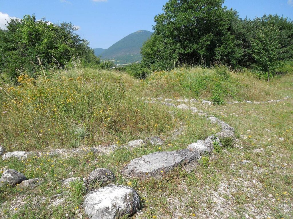 Necropolis of Campovalano: A Pretuzi Burial Ground in Italy 2 Necropolis of Campovalano