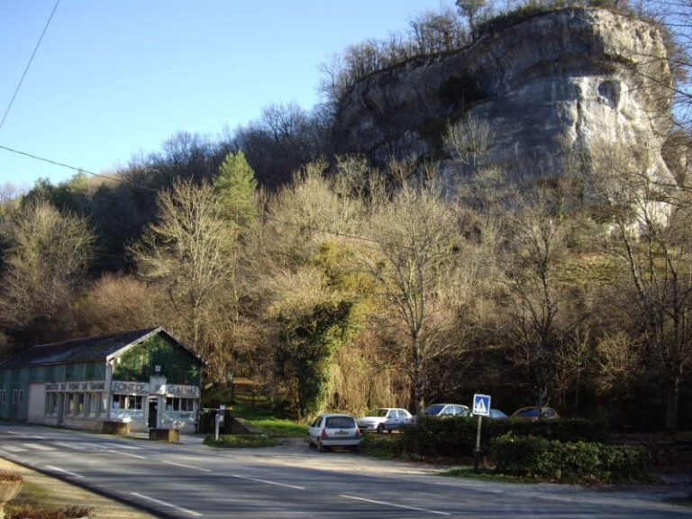 Font-de-Gaume Cave: A Decorated Paleolithic Cave in France