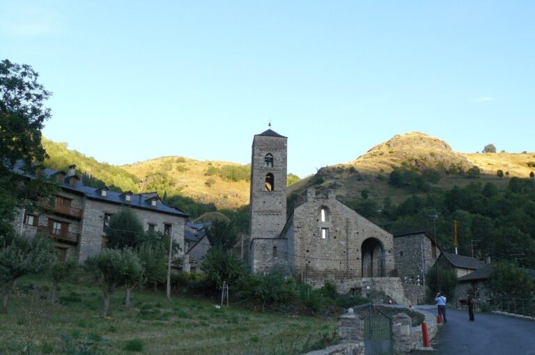 La Nativitat de Durro: A Romanesque Parish Church in Spain