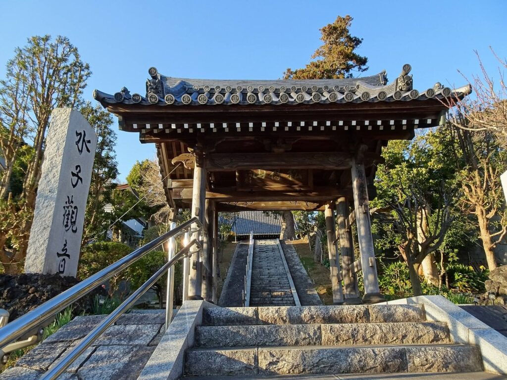 Tōzen-ji Temple: A Pure Land Buddhist Temple in Tokyo 2 Tōzen-ji Temple