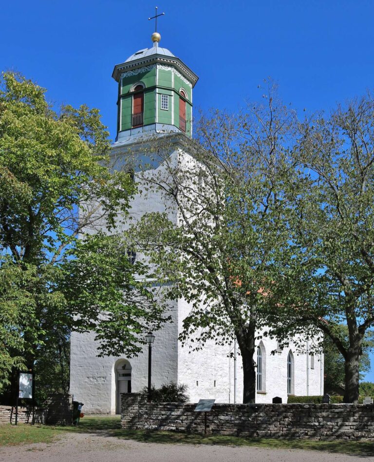 Resmo Church: A Medieval Fortified Saddle Church on Öland