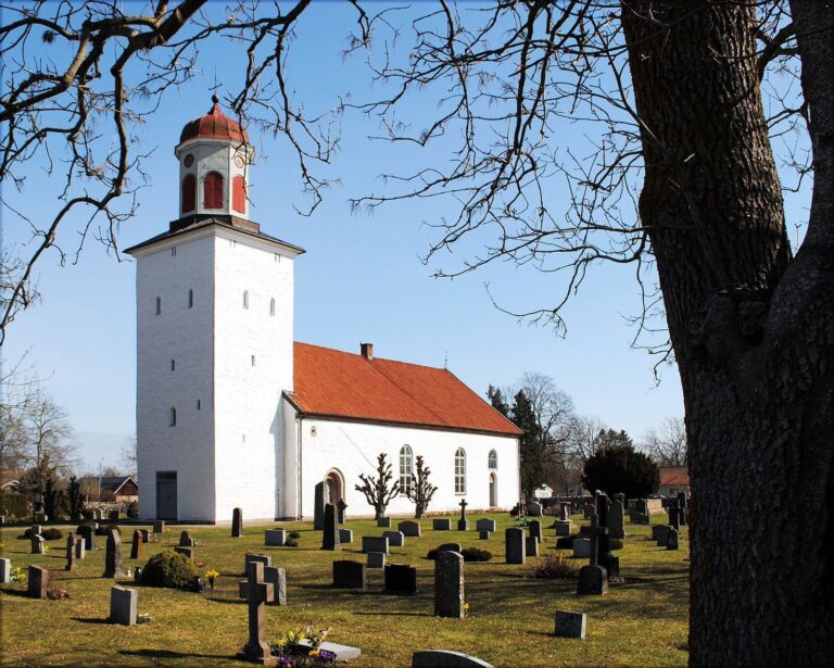 Räpplinge Church: A Medieval Parish Church and Stronghold in Sweden