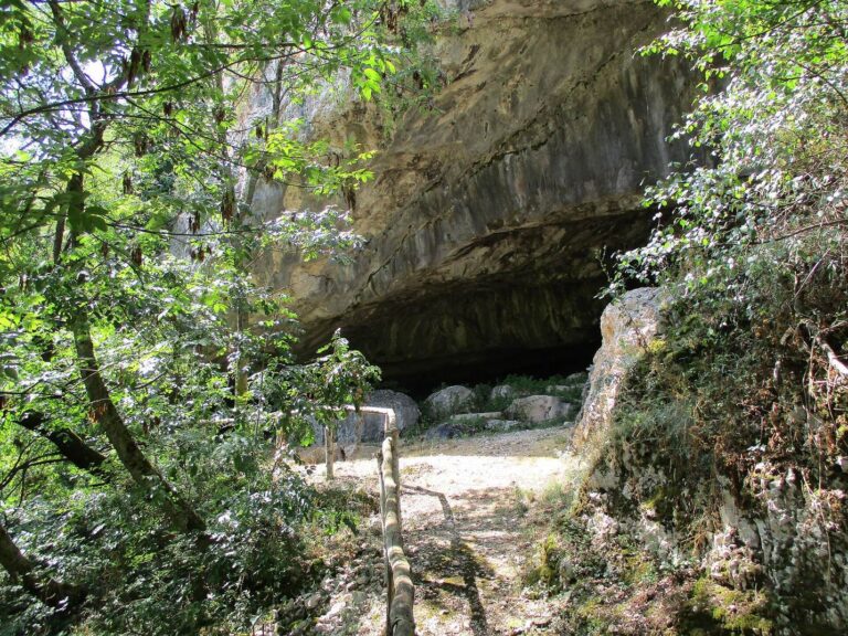 Grotta di Ciccio Felice: A Prehistoric Cave and Ancient Sanctuary