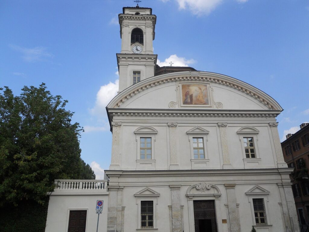 Chiesa della Madonna del Pilone: A Baroque Sanctuary in Turin 1 Chiesa della Madonna del Pilone