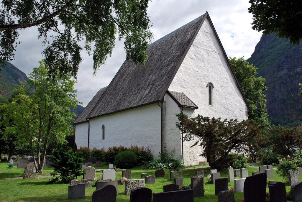 Vangen Church: A Medieval Stone Parish Church in Norway 2 Vangen Church