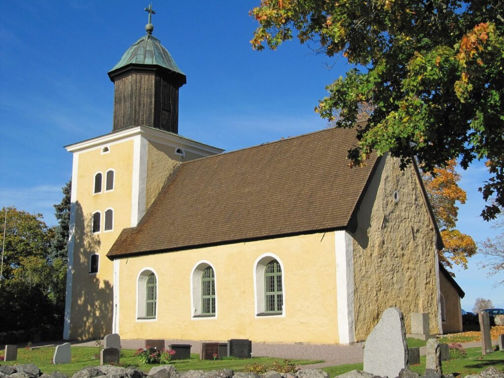 Läby Church: A Medieval Lutheran Church in Sweden 1 Läby Church