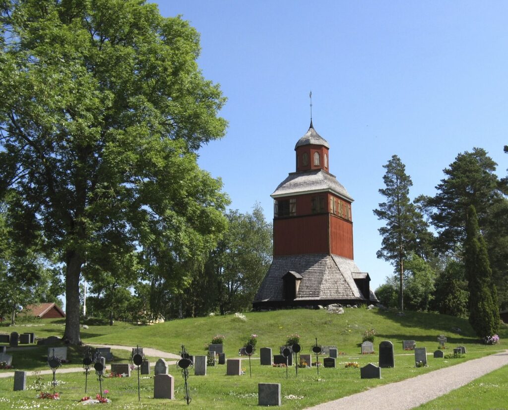 Hökhuvud Church: A Medieval Parish Church in Sweden 2 Hökhuvuds kyrka