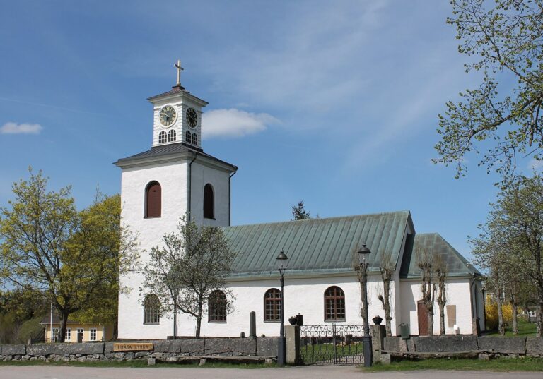 Uråsa Church: A Medieval Parish Church in Sweden