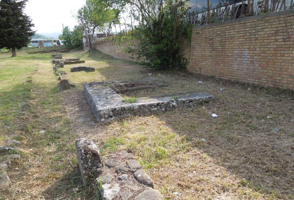 Necropolis of Ponte Messato: A Pre-Roman and Roman Burial Ground in Teramo 1 Necropolis of Ponte Messato