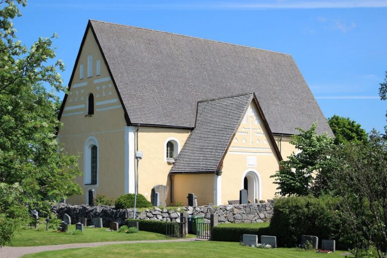 Rasbokil Church: A Late Medieval Church in Sweden
