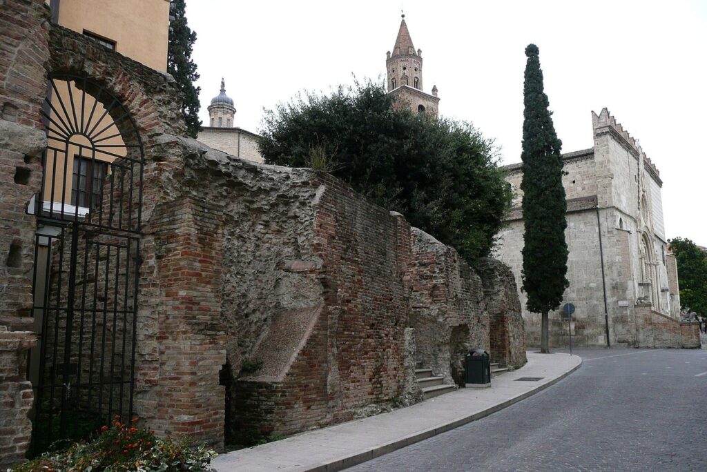 Roman Amphitheater of Teramo: An Ancient Arena 3 Roman amphitheater of Teramo