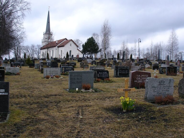 Løten Church: A Medieval Parish Church in Norway