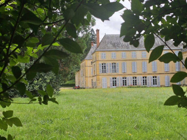 Poyet Castle: A Historic Residence in Pouilly-sous-Charlieu