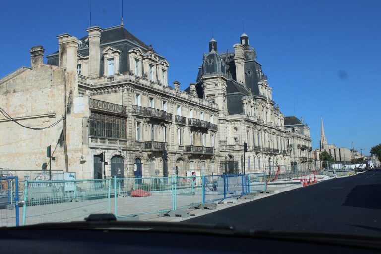 Château Descas: A Neo-Baroque Wine-Trading Building in Bordeaux