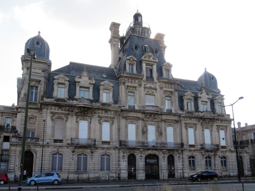 Château Descas: A Neo-Baroque Wine-Trading Building in Bordeaux 2 Château Descas