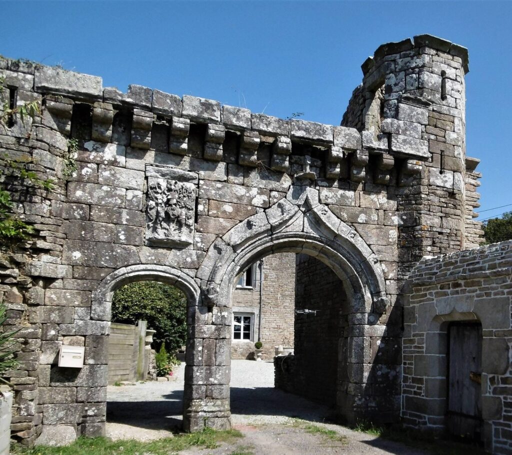 Maner Toulgouët: A Sixteenth-Century Manor House in France 1 Maner Toulgoad