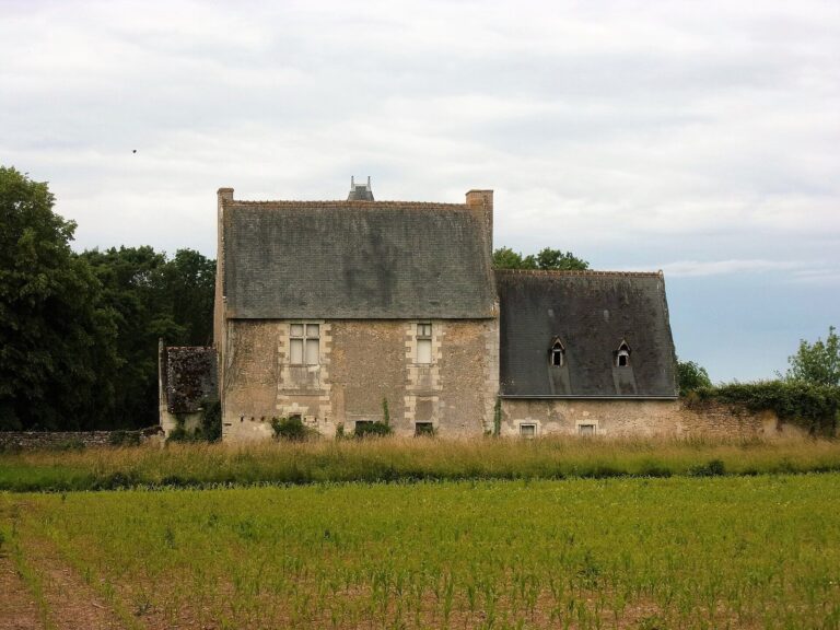 Manoir de l’Ortière: A Fifteenth-Century Manor House in Monts, France