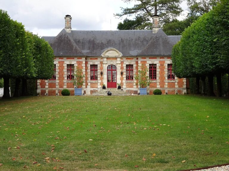 Manoir Saint-Calais de Louversey: A Seventeenth-Century Hunting Pavilion in Normandy
