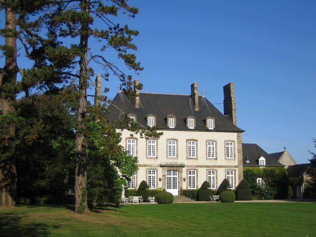 Malouinière de la Ville Bague: An Eighteenth-Century Country Residence 1 Malouinière de la Ville Bague