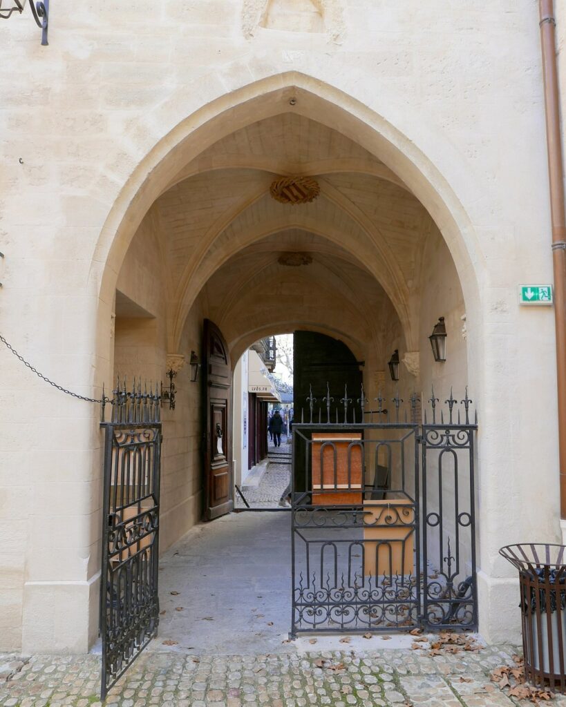 Palais du Roure: A Historic Residence and Cultural Museum in Avignon 1 Palais du Roure