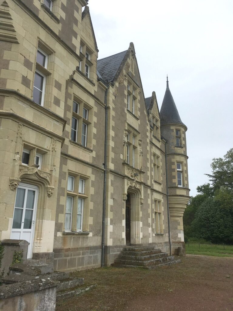 La Coindrie Castle: A Historic Estate in Argentonnay, France 1 château de la Coindrie