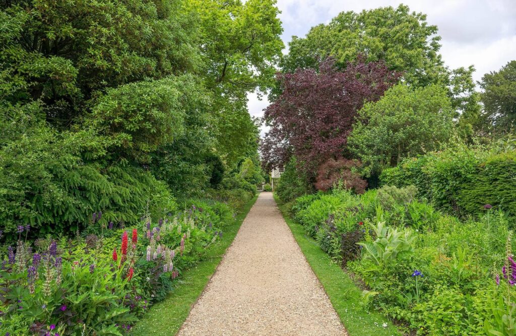 Down House: Charles Darwin’s Home and Scientific Workplace 3 Down House