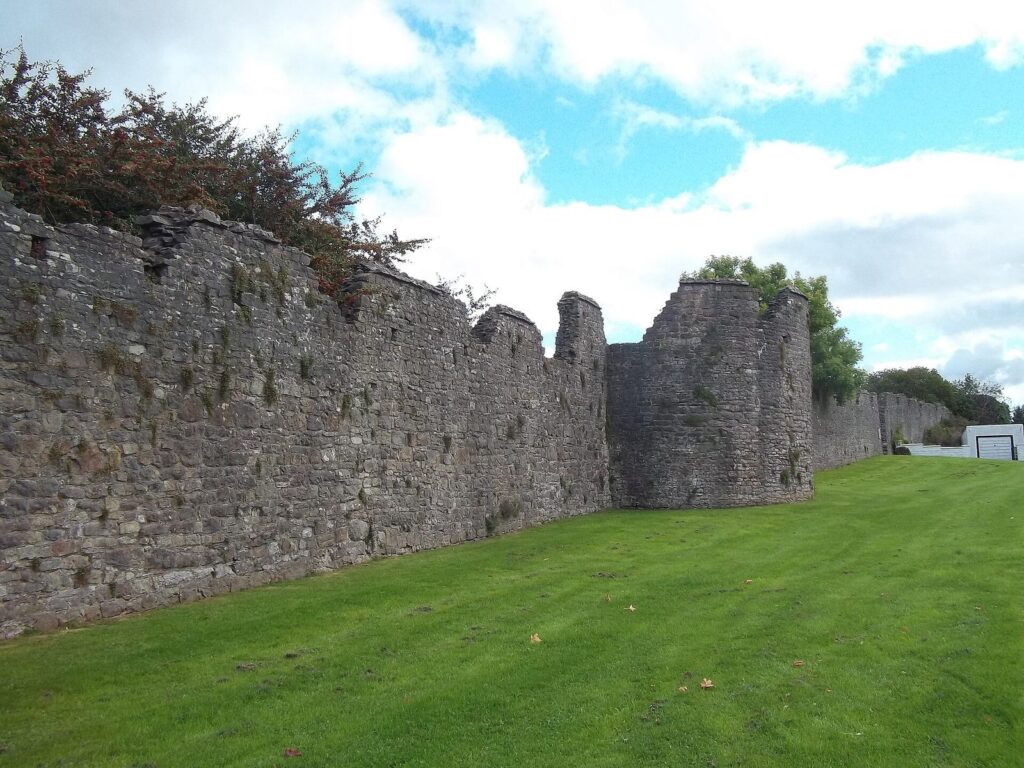 Chepstow Port Wall: A Medieval Enclosure for the Town and Port 1 Chepstow Port Wall