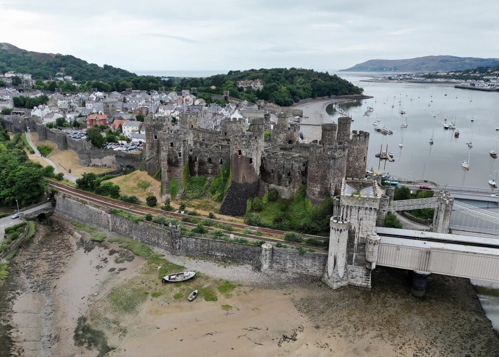 Conwy Town Walls: Defences of Edward I’s Planned Town 1 Conwy Town Walls